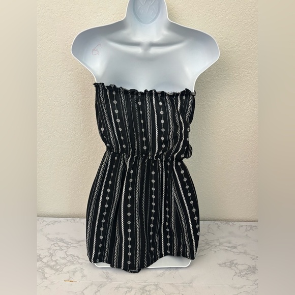 HM Red Floral Sleeveless Pocket Romper Womens Sz 6 Black White Elastic Waist​ - Picture 3 of 4